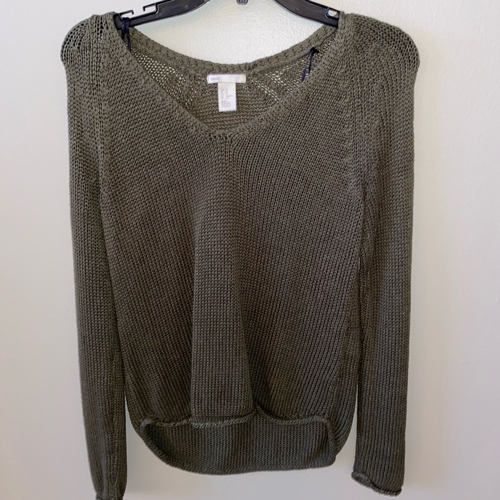 Thick v-neck sweater